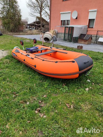 Лодка нднд 390А