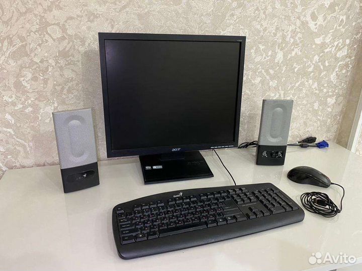 Компьютерный стол новый и компьютер б/у