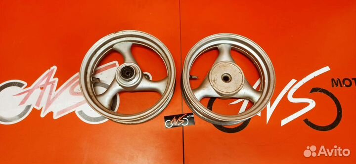 Колесо переднее R13 на китайский скутер 150cc