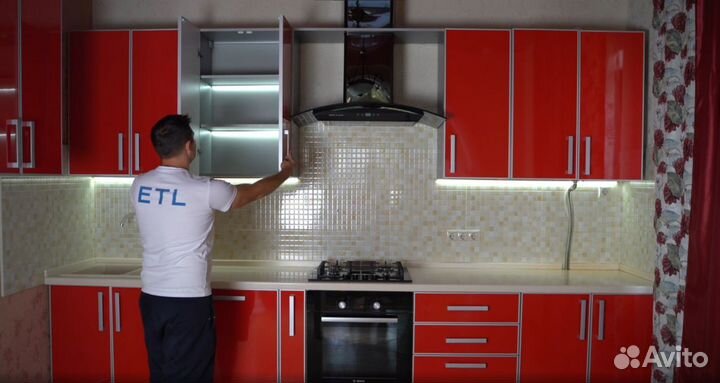 Умная система подсветки шкафов в трех цветах