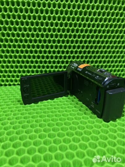 Видеокамера Panasonic SDR-S70(148049)