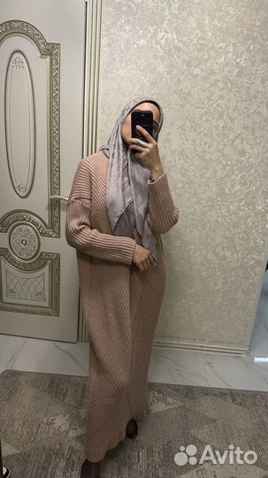 Платье вязаное