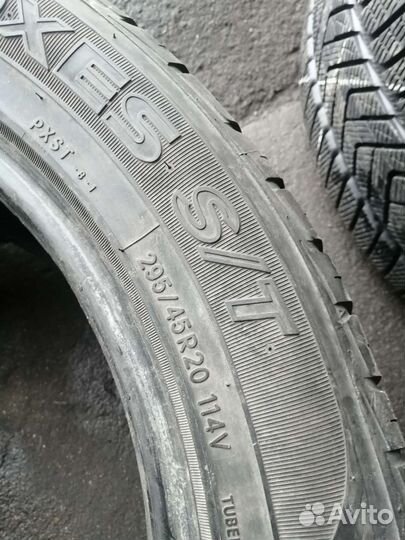 Toyo Proxes S/T 295/45 R20