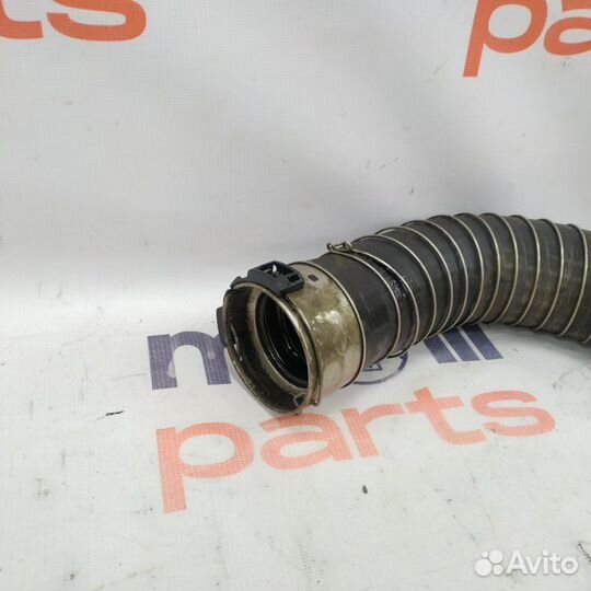 Патрубок интеркулера Bmw 520D G30 2019