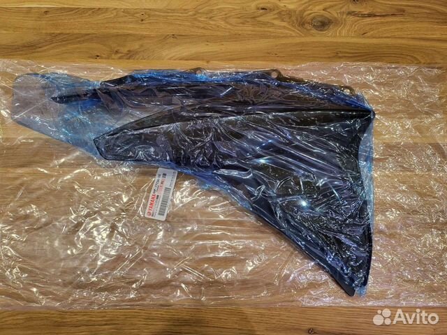 Стекло нижнее левое снегохода Yamaha Venture TF