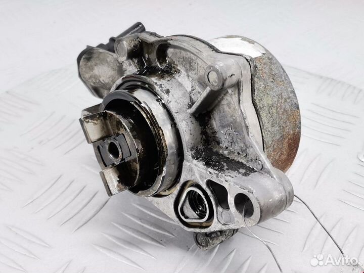 Насос вакуумный для Ford Fiesta 5 1485764