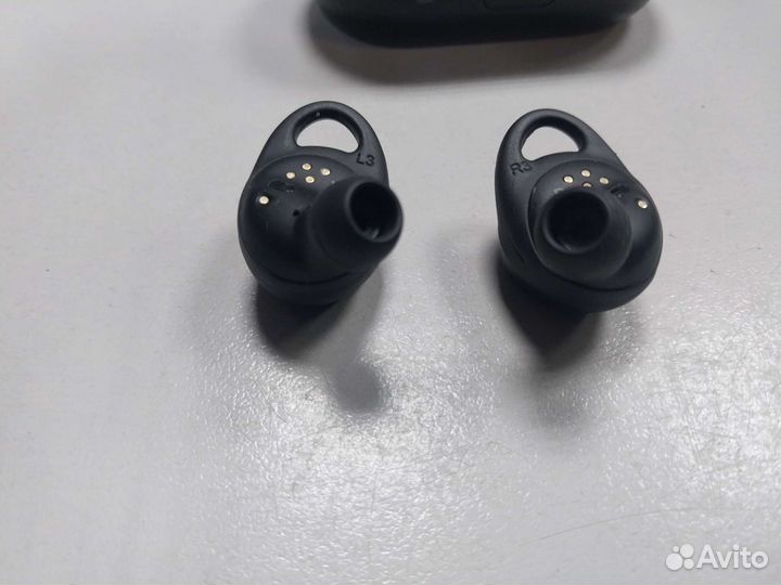 Наушники Samsung Gear IconX