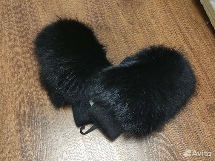 Варежки меховые женские