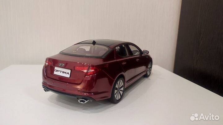 1:18 KIA Optima K5 красная