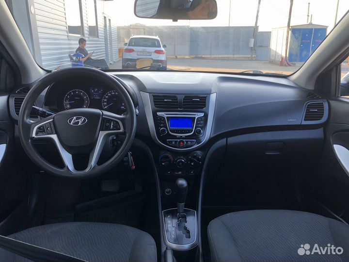 Hyundai Solaris 1.6 AT, 2011, 72 000 км