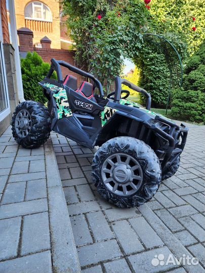 Детский электромобиль двухместный бу