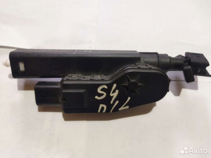 Форсунка омывателя фары Volvo XC60