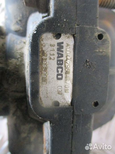 Ускорительный клапан Mercedes-Benz A0044296344