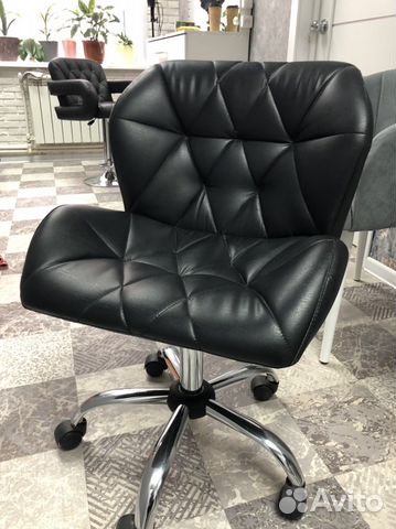 Кресло для мастера маникюра бу