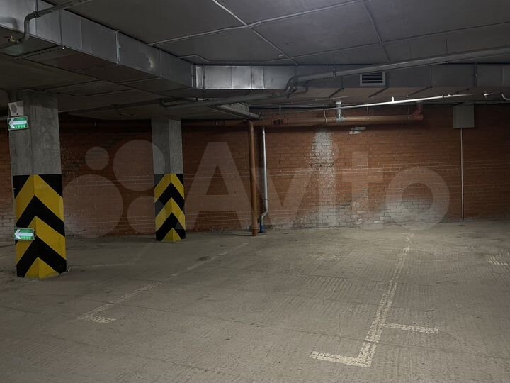 Машиноместо, 13 м²