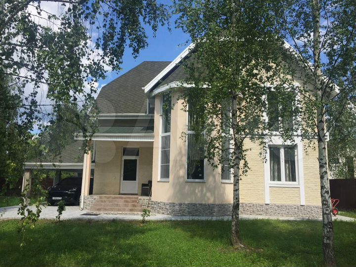 Коттедж 265 м² на участке 20 сот.