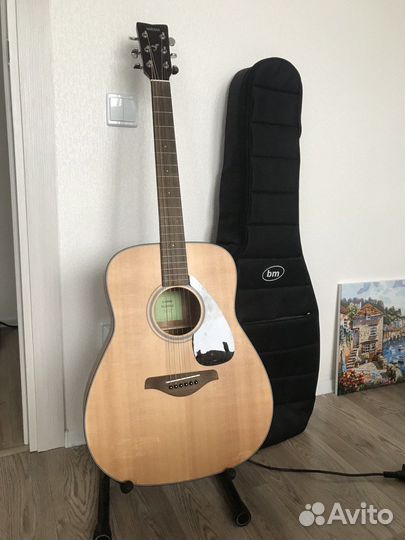 Гитара Yamaha FG800M с чехлом и подставкой