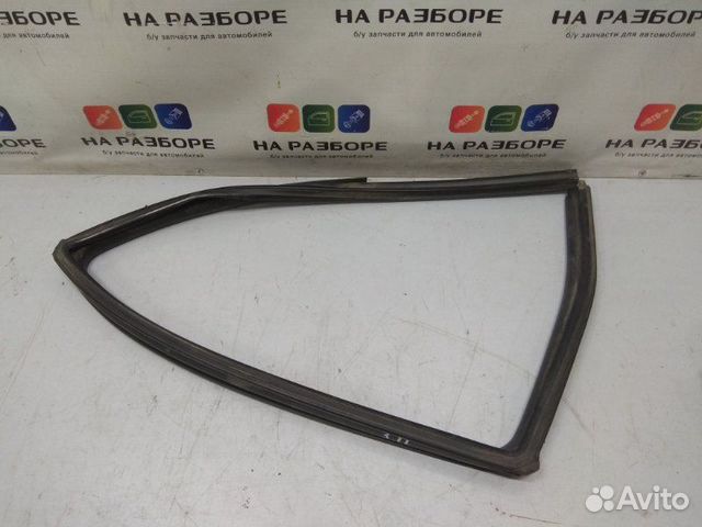 Уплотнительная резинка стекла двери задняя правая