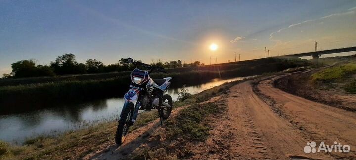 Питбайк Regulmoto seven medalist 17/14 150E