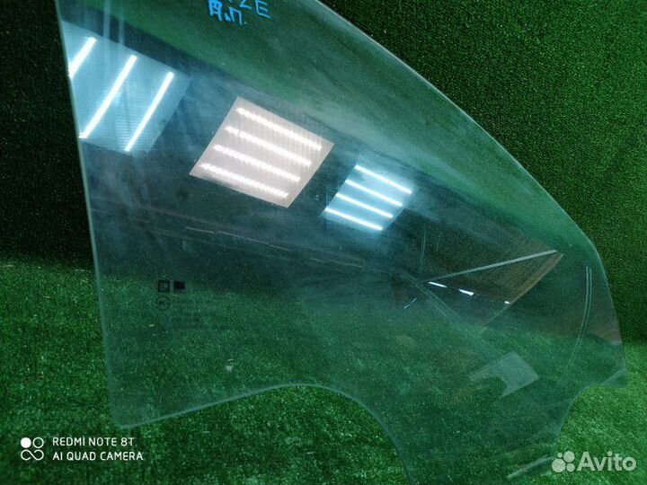 Стекло двери переднее правое Chevrolet Aveo T300