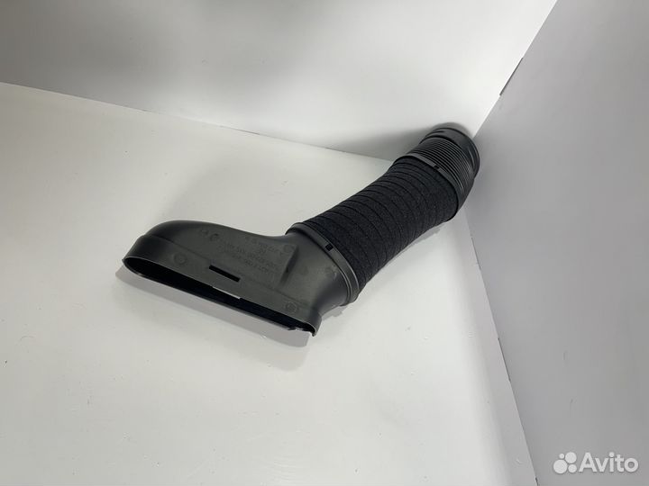 Патрубок воздушного фильтра Mercedes W204 W212 пра