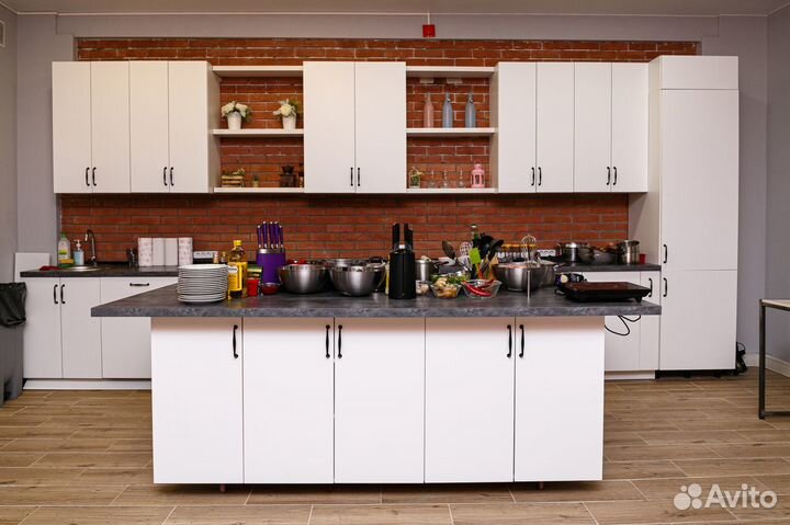 Кулинарный лофт студия с островком