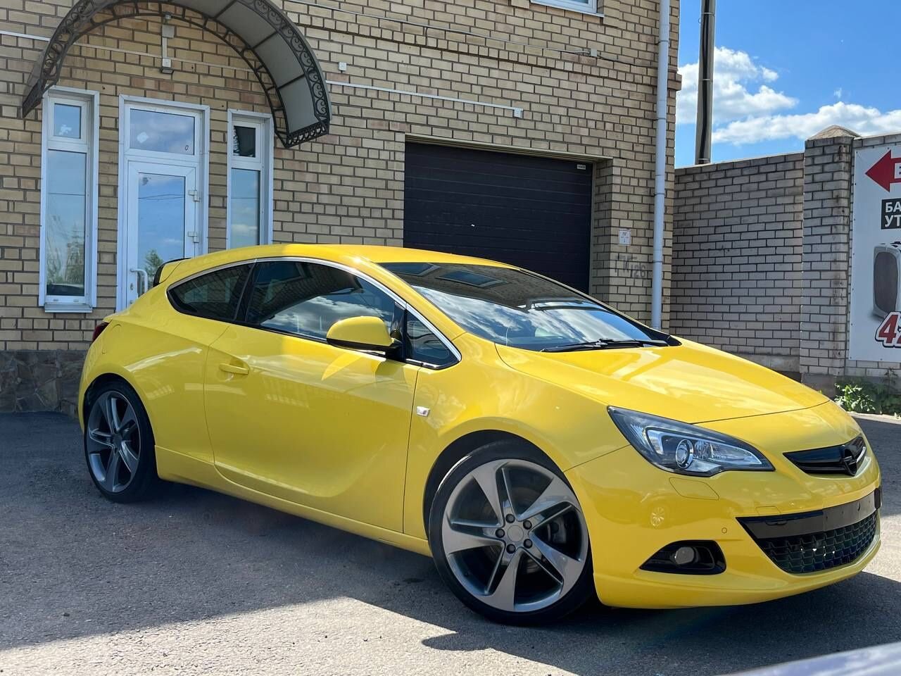 Opel Astra GTC: фото владельца