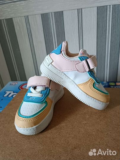 Кроссовки детские