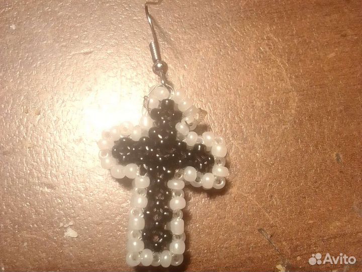 Серёжка в виде креста