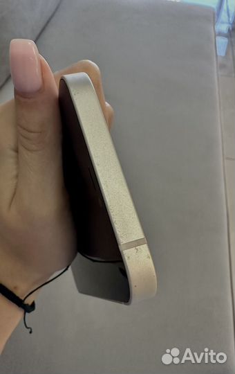 Телефон iPhone 12