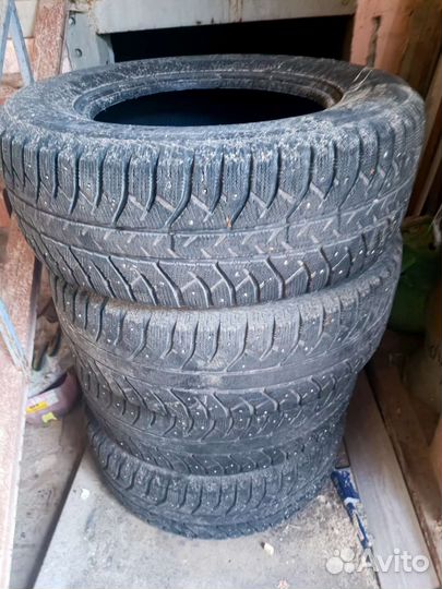 Bridgestone Ice Cruiser 7000 265/65 R17