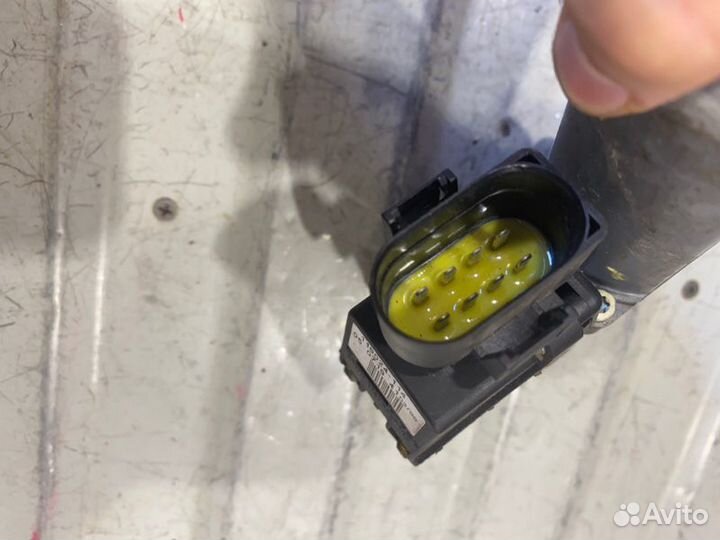 Моторчик стеклоподъемника передний левый Audi A6