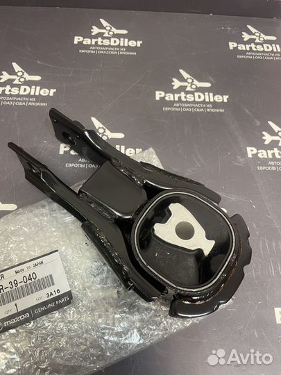 Опора двигателя kn3r39040 Mazda