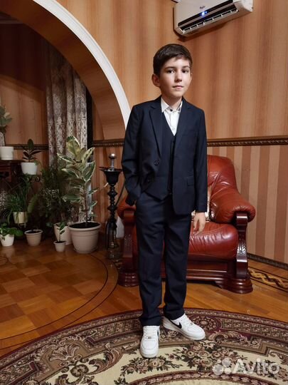 Школьный костюм 3ка 146рр