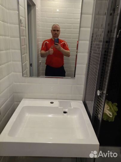 Сантехник, установка раковины