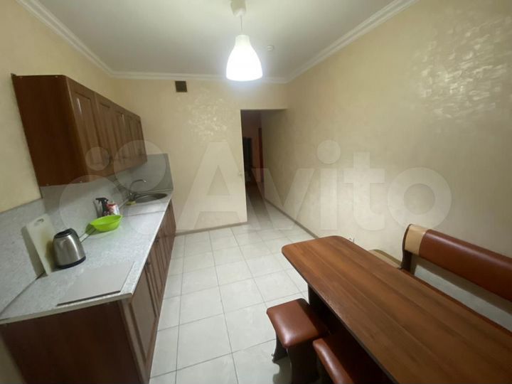 2-к. квартира, 60 м², 2/17 эт.