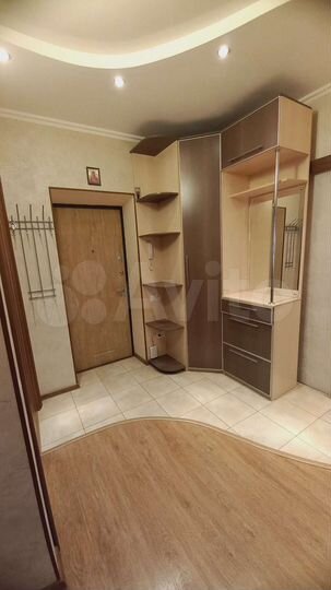 2-к. квартира, 60 м², 6/6 эт.