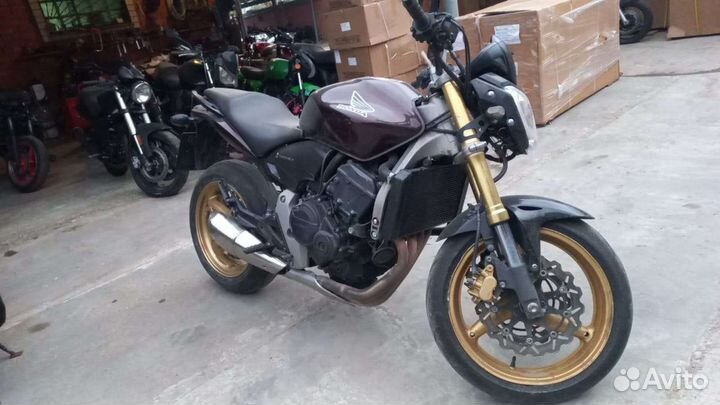 Honda Hornet CB600 в отличном состоянии. почти нов