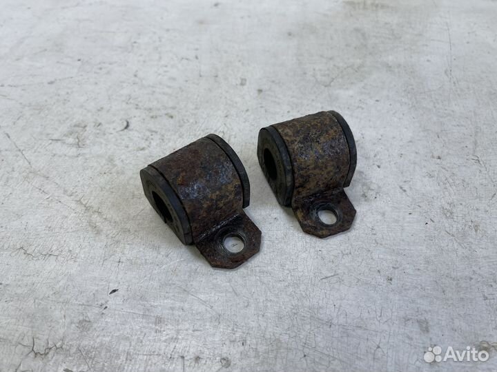 Скобы заднего стабилизатора для Opel Vectra C