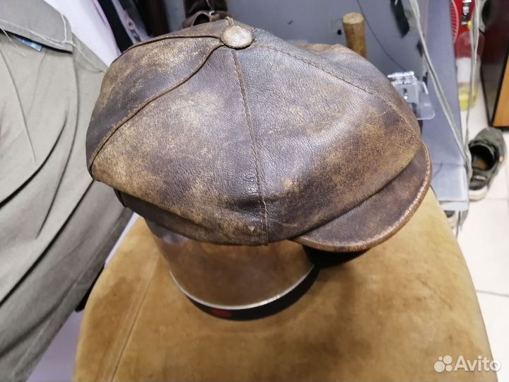 Мужская кожаная кепка