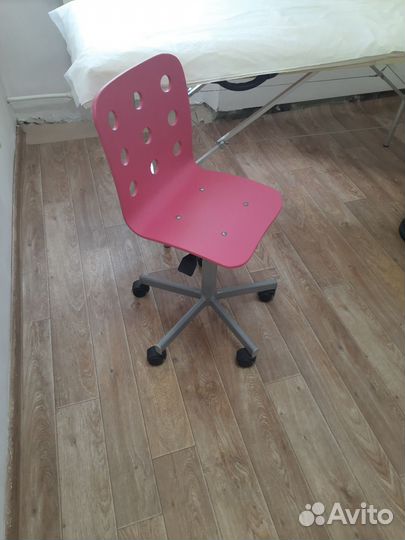 Стул мастера на колесиках и пневматике