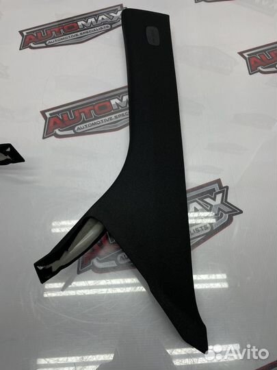 Обшивка передней стойки Mercedes GLC X253 2017