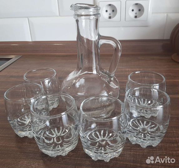 Графин рюмки стопки