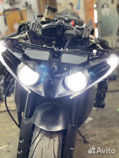 Yamaha r1