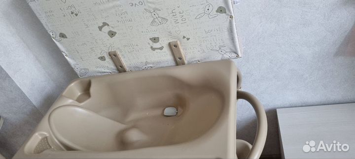Функциональный пеленальный стол с ванночкой