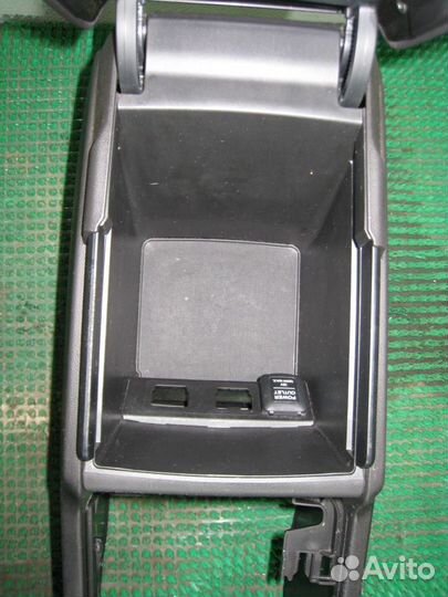 Консоль центральная с подлокотником Honda Accord