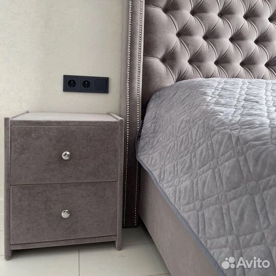 Тумба прикроватная