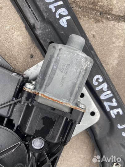 Стеклоподъемник передний Правый Chevrolet Cruze