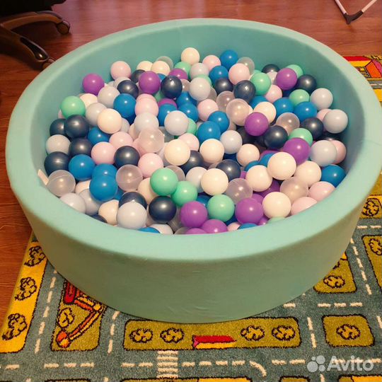 Бассейн с шариками
