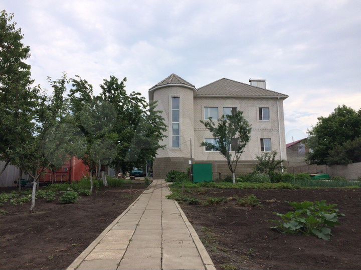 Дом 450 м² на участке 20 сот.
